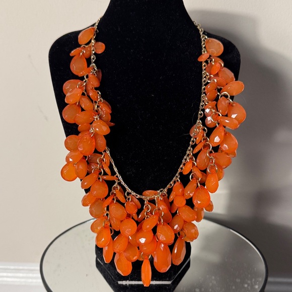 Jewelry - Elegant Orange Beaded Necklace